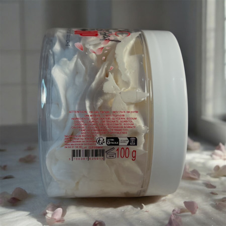 sabbeauty-chantilly-douche-dressed-up-face.jpg 2