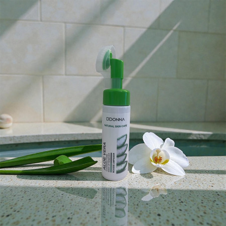 mousse-nettoyante-aloe-vera-ddonna-brosse-dos.jpg